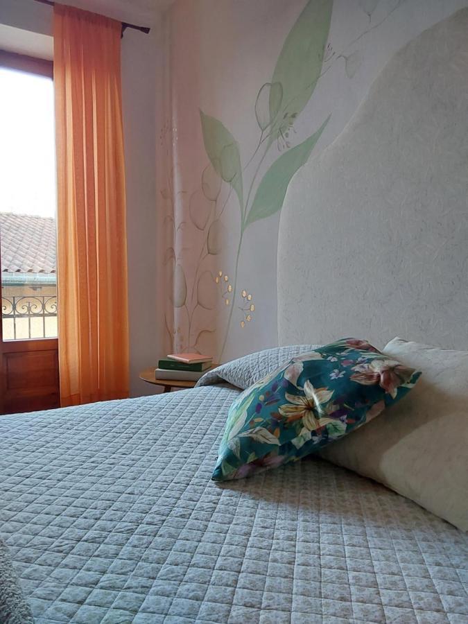 Casa Vacanze Malvarosa Casale Corte Cerro Dış mekan fotoğraf